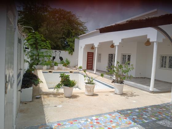 Villa à vendre à Nianing à 200 m de  la mer