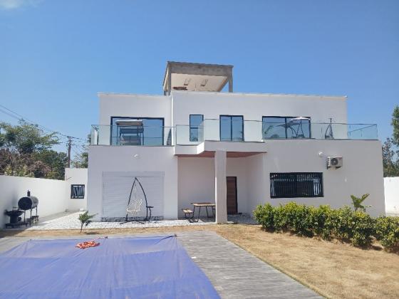 Une Villa d'exception à Vendre à Nianing