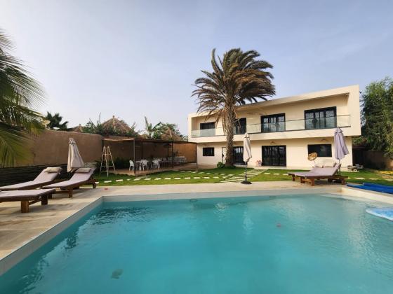 Villa pieds dans l'eau à vendre à Nianing