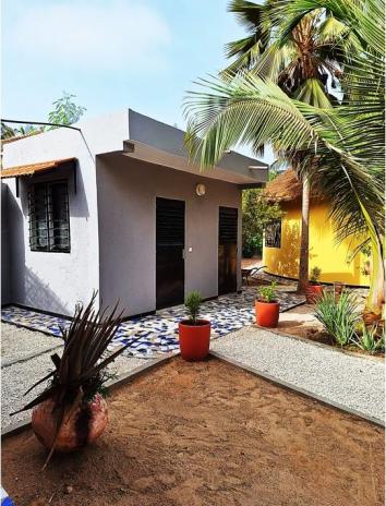 Maison meublée à vendre à Warang