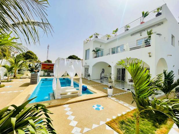 Une villa paradisiaque à vendre à Warang