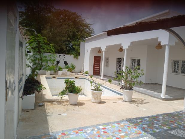 Villa à vendre à Nianing à 200 m de  la mer