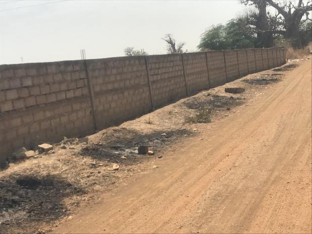 3 Hectares Exceptionnels aux Portes de Bandia